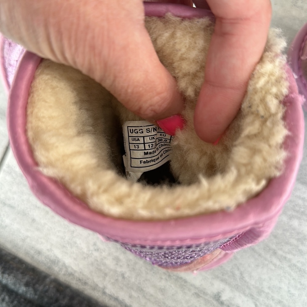 Pink UGG girls 13 - Picture 5 of 5